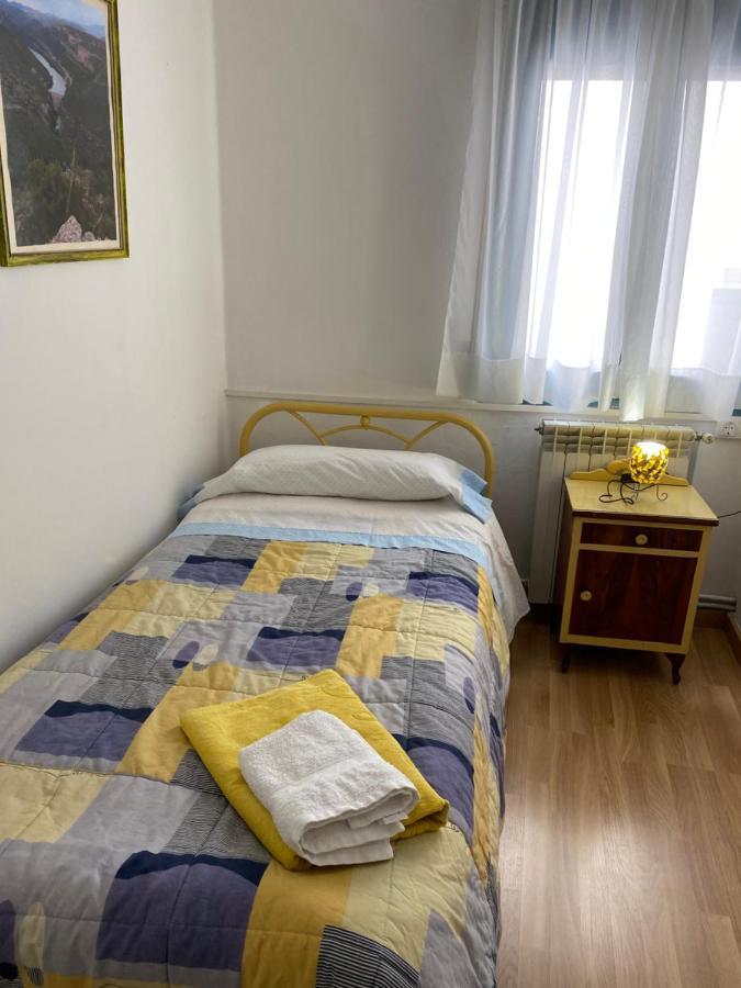Hostal Casiano Camarasa 외부 사진